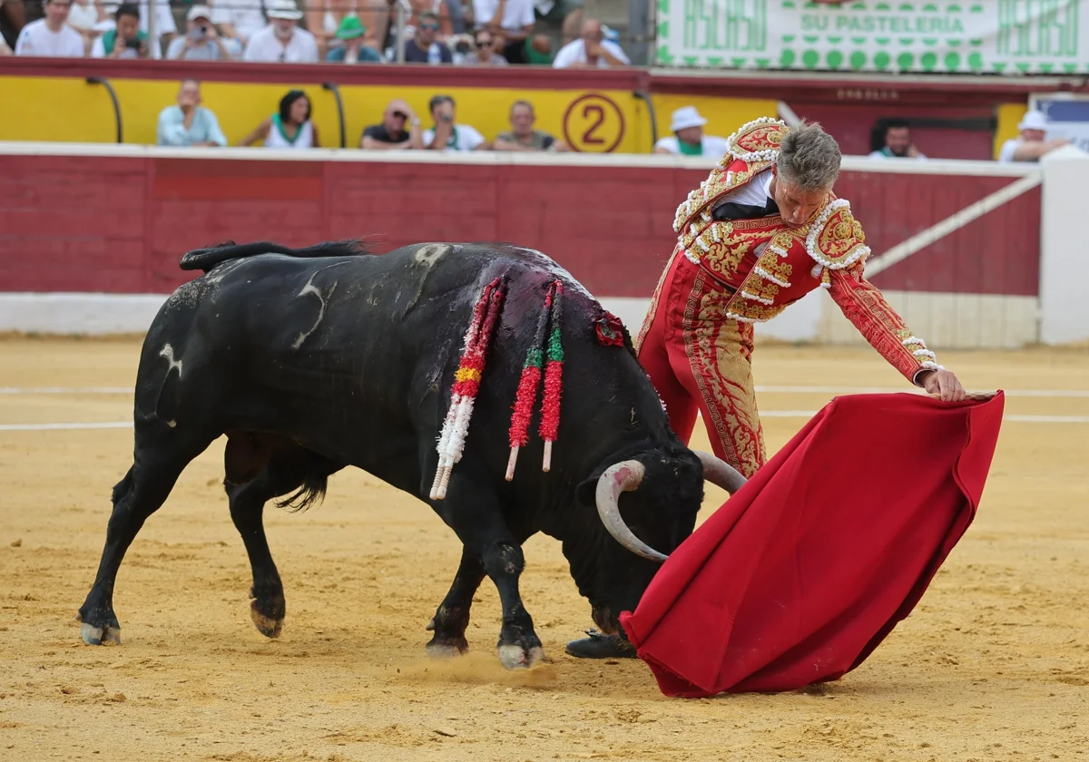 Escribano y la losa de Morante y los cuarenta grados