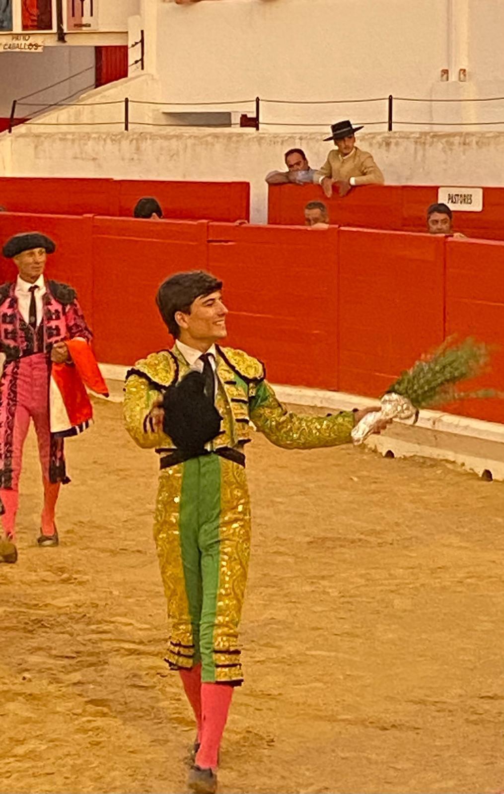 IGNACIO BONÉ CORTA UNA OREJA EN PERALTA, CON UN DURO LOTE DE RASO DEL PORTILLO