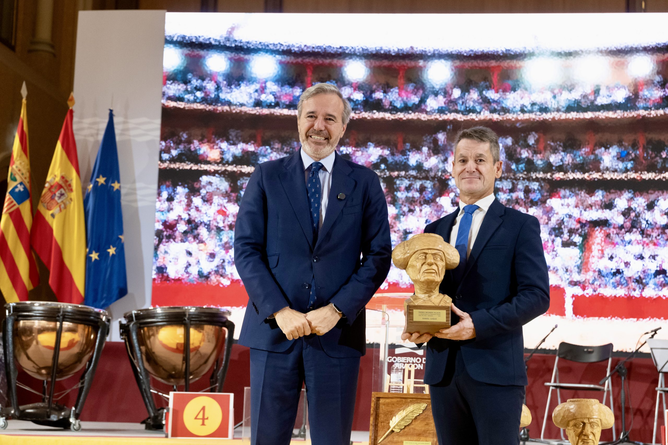 JESÚS ARRUGA EN REPRESENTACIÓN DANIEL LUQUE