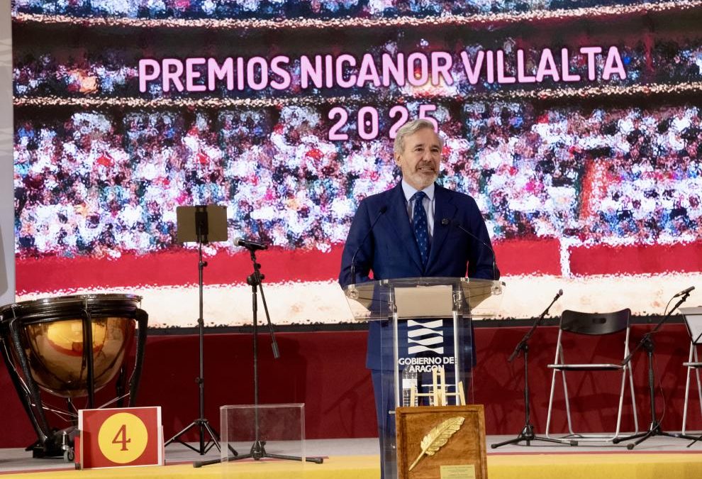 JORGE AZCÓN EN LOS PREMIOS «NICANOR VILLALTA»