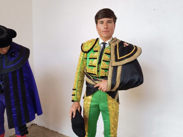 El toreo templado y la clase de Ignacio Boné conquista la matinal de Guillena