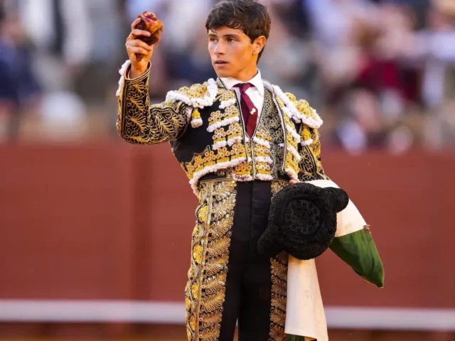 Aarón Palacio destaca en Sevilla con una oreja en la Maestranza