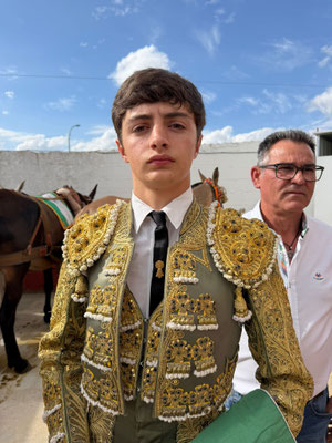 Jesús Millán, hijo del torero aragonés del mismo nombre, debuta de luces en Dos Torres (Córdoba)