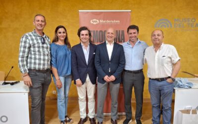 Gran acogida en Zaragoza al coloquio de Santiago Domecq organizado por Mar de Nubes